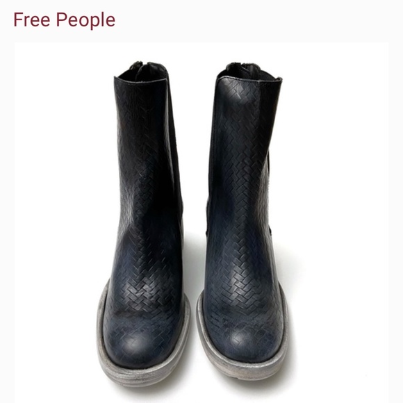 Free People Essential Chelsea Leather Boots Black - Picture 3 of 7